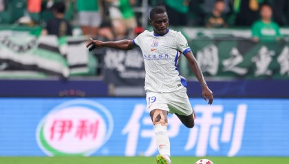 足球报谈申花哑火：杨皓宇难替代特谢拉，阿苏埃和路易斯不来电