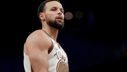 星空体育网页-库里回归训练！桑托斯：这太棒了 有他在我们整支球队自信多了