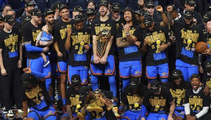 星空体育中国官网-ESPN西部排名前瞻：雷霆超越火箭居首 快船湖人勇士位列第五至第七